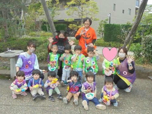 ハロウィンを保育園で楽しもう！出し物や仮装の衣装アイディア - 保育・看護で働く人を応援するメディア お役立ちコラムキララサポート