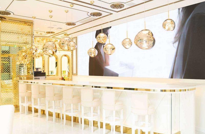 🍓 ⁡ 📍ANGEL CHAMPAGNE 銀座店 ⁡ クリスマス限定アフタヌーンティーBOX👼🏻🩰 White×goldかわいすぎる🤍🎄⁡ お昼からシャンパンいただいちゃった🥂✨ ⁡ .ANGELCHAMPAGNEANGELCHAMPAGNE銀座店クリスマス アフタヌーンティーCHRISTMASomotesandocafe銀座カフェ