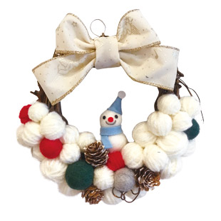 クリスマスリースをデコレーションボールで作る：クリスマス工作 – もぽにゃのらぼらとり