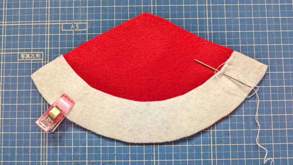 手作りクリスマス 100均フェルトでサンタ帽の作り方 ベビーみみねこ日誌