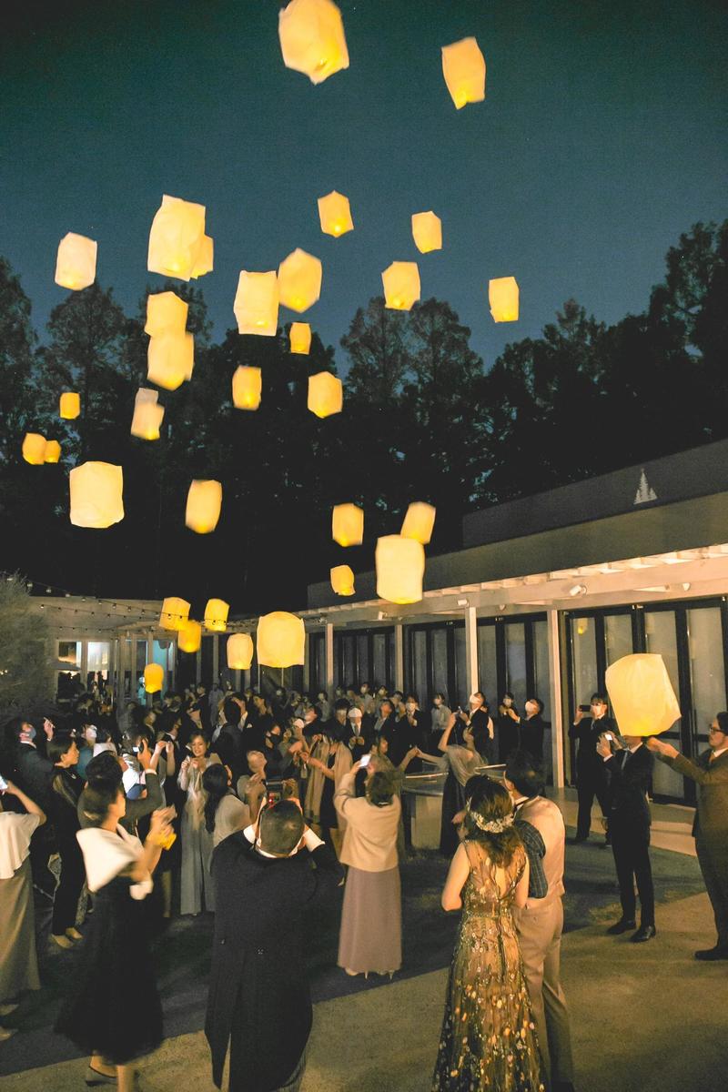 アルカンシエル南青山 - 結婚式であのランタン演出が叶ったら、素敵ですよね アルカンシエルでは、ガーデン演出はもちろんパーティ会場内でも叶うランタン演出をご用意まずはお気軽にお問い合わせくださいFacebook