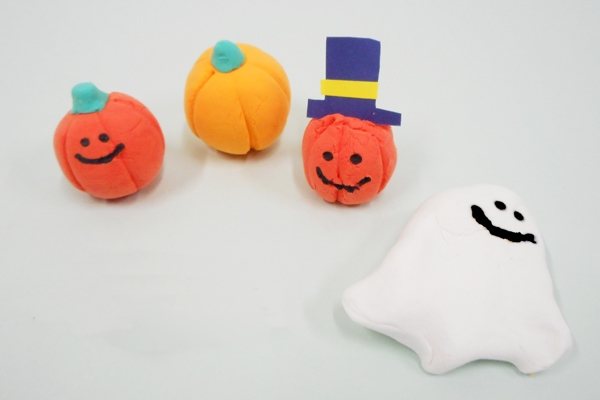 楽天市場 ハロウィン 飾り 玄関 工作キット ねんどでつくるオバケランタン 電池 芯材 紙粘土 イースターエッグ プラスチック 自由研究 小学生 工作キット ランプ 置物 図工 手作り 子供 キッズ 男の子 女の子 子供会 飾り : ルーペスタジオ