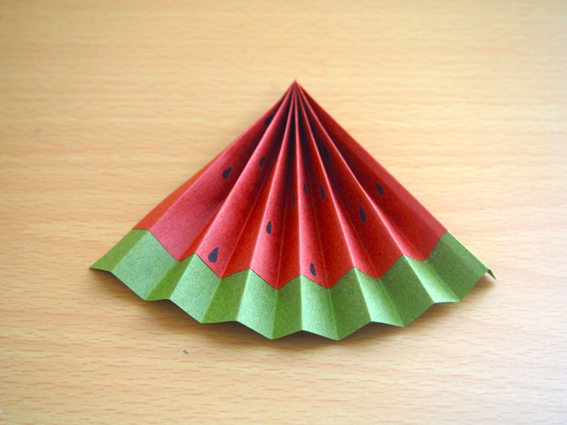 わたこ先生🍎青森県弘前市 訪問保育 ベビーシッター 保育製作✂️. こんばんは🌝わたこ先生です☆ . 本日は、 4・5歳児向け☆七夕製作キラキラ七夕飾り🎋 を作ります☆ .材料○画用紙 ○OPPテープ ○カラーセロハン ○透明折り紙 ○コーヒーフィルター ○リボン