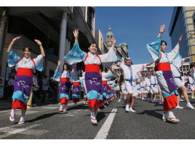 第12回かごんマルシェin吉野公園雑貨イベント・かごんマルシェの次回開催が 5 19 日 に決定、現在出店者募集中です！出店ご希望の方は、現在発売中の TJカゴシマ4月号誌面のQRコード、 または、公式Webサイト「カゴプラ」内 イベントページから専用フォームにてご応募