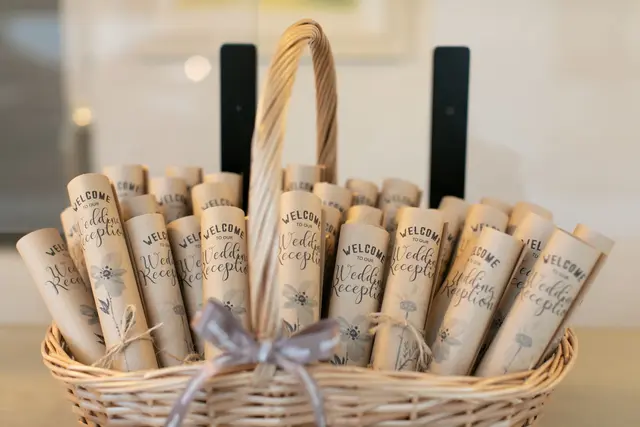 100均で作る！結婚式二次会の飾り付けアイデア10選 バルーン ガーランド等100均グッズ＆アイデア