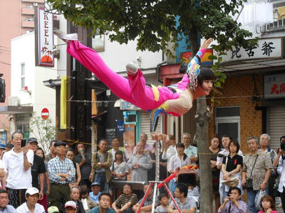 第42回野毛大道芸フェスティバル縄☆レンジャーは縄跳びで魅了するプロのなわとび＆ダブルダッチチーム