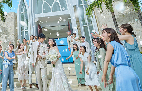 結婚式やお呼ばれにぴったり！沖縄で探すおしゃれなパーティードレスPathee パシー