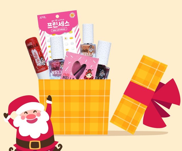 ツリーの下にたくさんのプレゼントスマイルオブキッズ