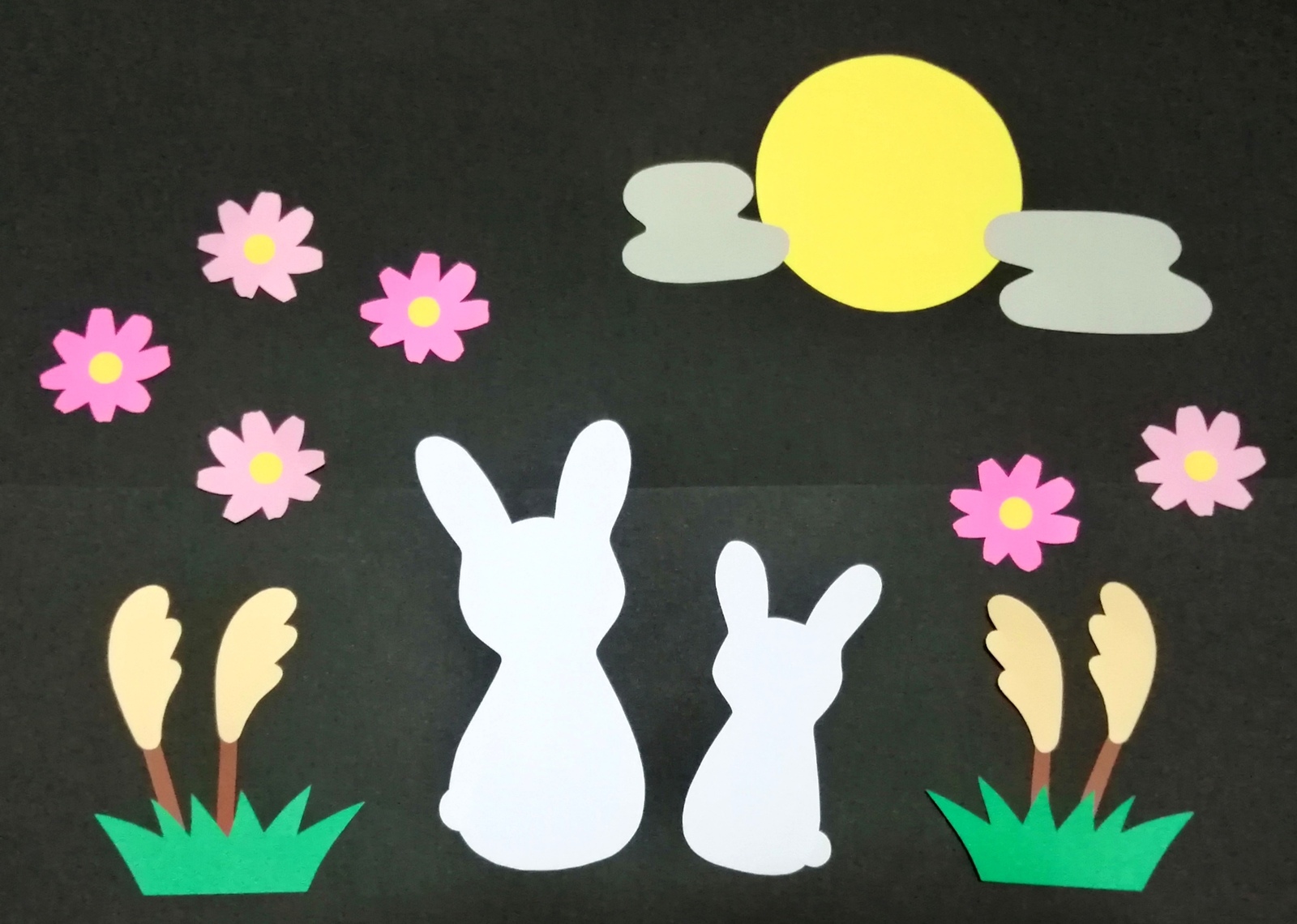 壁面飾り工房本店 壁面装飾・パネルシアター・ペープサート・型紙・知育・保育・介護商品の販売☆無料ダウンロード型紙「十五夜２」お月見 秋 満月 ９ 月 幼稚園 保育園 老人ホーム 介護施設 デイサービス 壁面装飾 型紙 製作 イベント タイトル☆