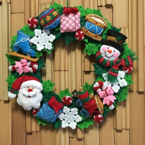 DIY: 簡単！フエルトで素敵なクリスマスリース いろいろInterior Design Box 海外の使えるインテリア術