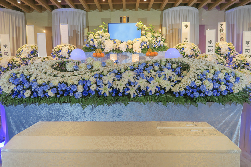 生花祭壇の葬儀装飾花事業 フューネラル事業本部ユー花園