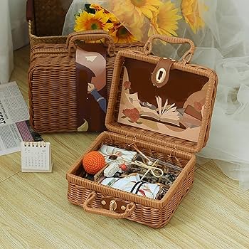 バスケット 角型 小物入れ 約 幅24×奥行15×高さ10cm ラッピング収納 かご カゴ ワイヤーバスケット ディスプレイ 飾り 卓上小物収納 姫系 プレゼント かわいい 籠 バスケット収納 卓上収納 ワイヤー コスメ 文房具 デスクブラウンブラウン : リビングート