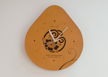 誕生日ごとに違う「366日の花個紋」をデザインしたハンコが素敵♪ 花個紋ごとに性格診断もありますPouch ポーチ