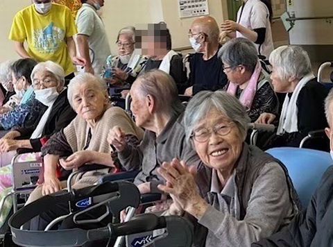 6月誕生日会＆日々のレクリエーション - 株式会社東日本福祉経営サービス新潟、東京、埼玉、千葉県内で有料老人ホーム・デイサービス・グループホーム等を運営