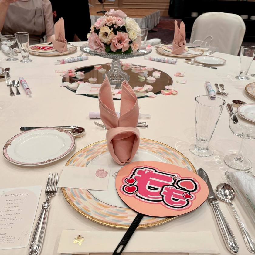 ファンサをもらおう🫶ゲストの席札を「応援うちわ」にするアイデアがおもしろいmarry マリー