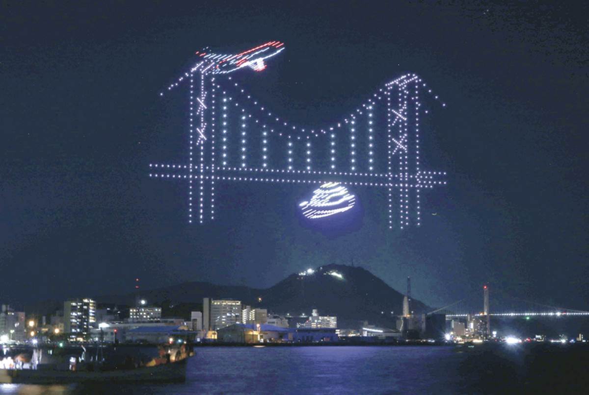 関門海峡花火大会 10521002184 の写真・イラスト素材アマナイメージズ