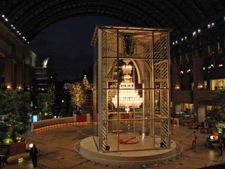 恵比寿ガーデンプレイスのイルミネーション2024！世界最大級のバカラシャンデリアに高さ約10mのツリーもantenna アンテナ