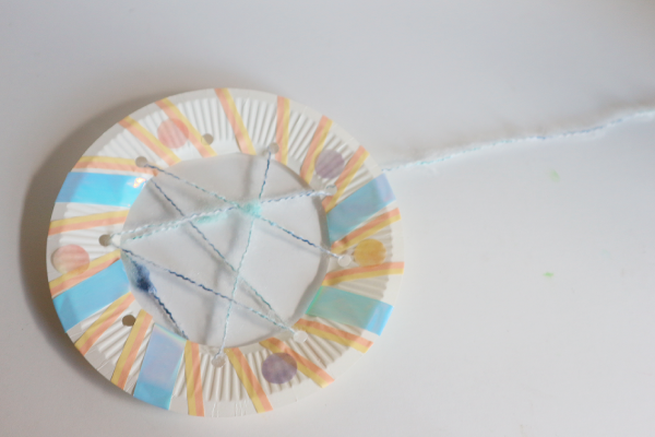 紙皿で母の日リースの作り方100均材料で手作りしてプレゼントしよう！│子供と楽しむ折り紙・工作