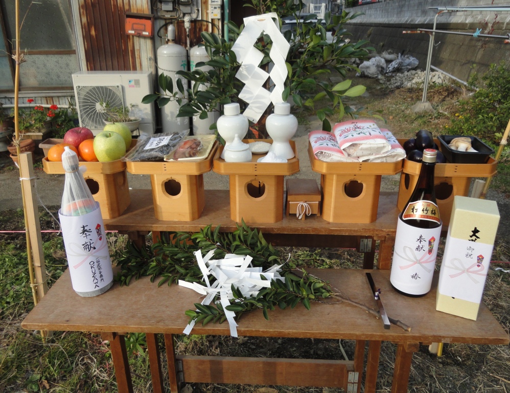 地鎮祭とは？ マナー・服装・流れ・費用など、知っておくべきポイントSUUMOお役立ち情報