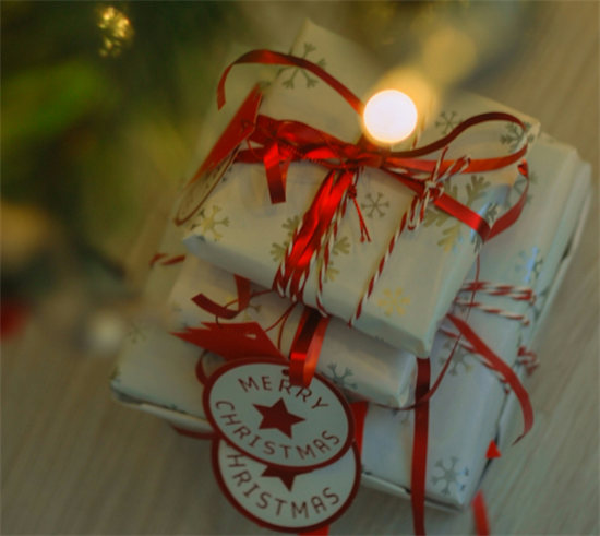 クリスマスの名前ラベルとシールを簡単に作成して印刷する方法