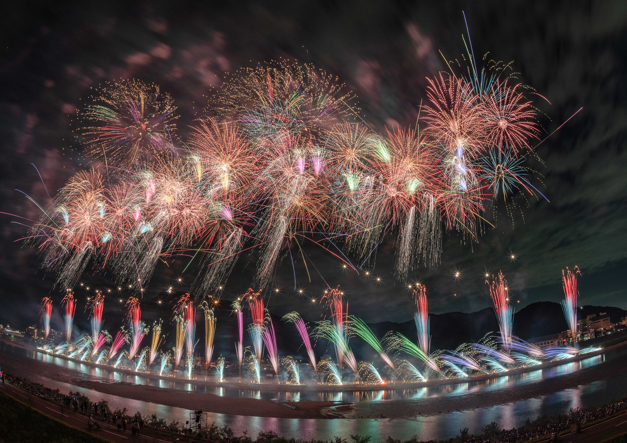 夏の夜空を彩る、岐阜の花火大会 2025年 特集岐阜県観光公式サイト 「岐阜の旅ガイド」