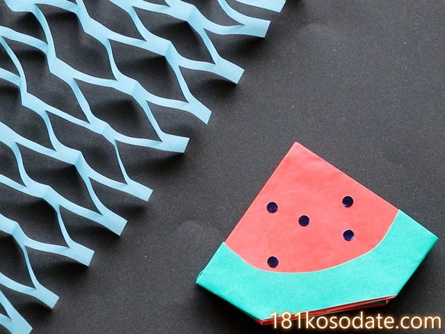 折り紙 スイカの折り方保育士を応援する情報サイト 保育と暮らしをすこやかに ほいくらし