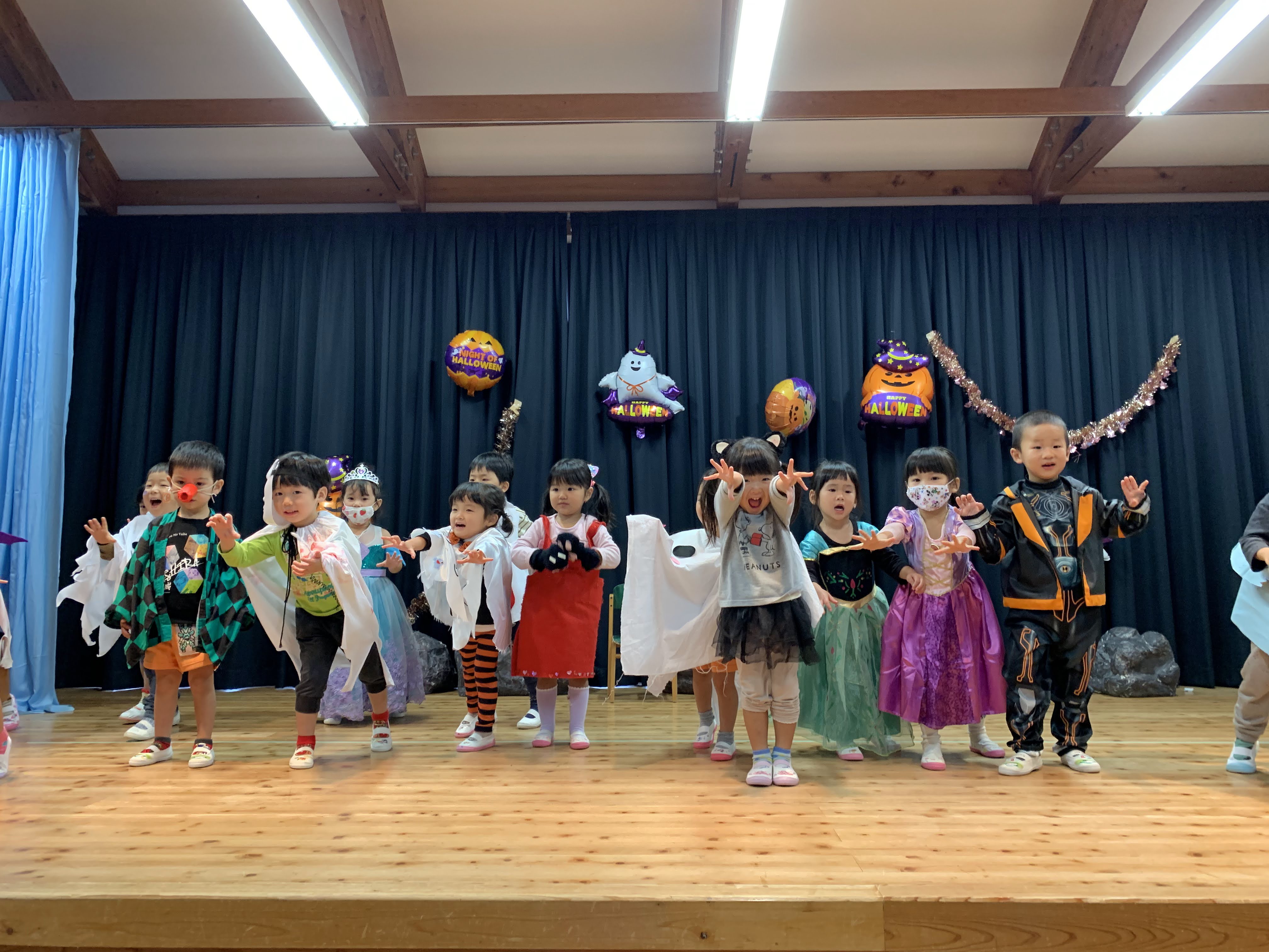 ハロウィンにぴったり！紙コップ釣りゲーム