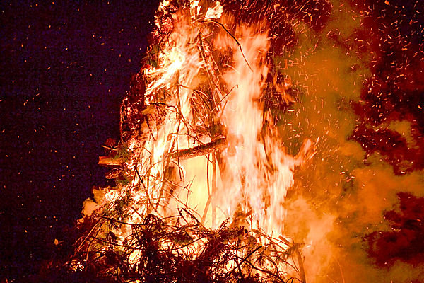 もちつき！どんど焼き！七草がゆ！３世代が正月行事で交流 山口市名田島 2024年1月8日掲載 日テレNEWS NNN