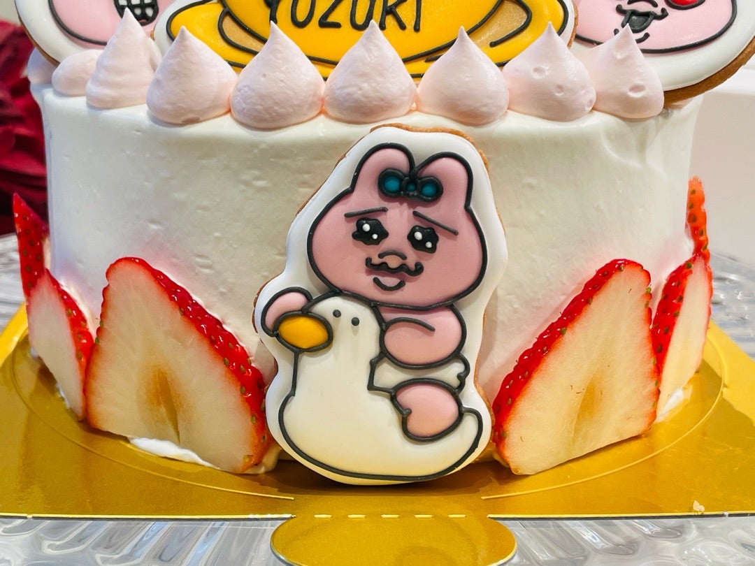 人気キャラクター ”おぱんちゅうさぎ”のバルーンアート🩷 今回はテーブルサイズで制作しました🎈 贈る方のお好きなキャラクターをプラスするだけで、さらに特別なギフトになります🎁 ご希望のキャラクターバルーンの制作、 サイズ感のご相談も承っております✨ バルーン