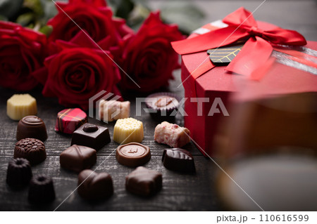 アメリカのバレンタインデー事情は？日本との違いやユニークな習慣を紹介HANKYU FOODおいしい読み物フード 食品・スイーツ 阪急百貨店公式通販 HANKYU FOOD