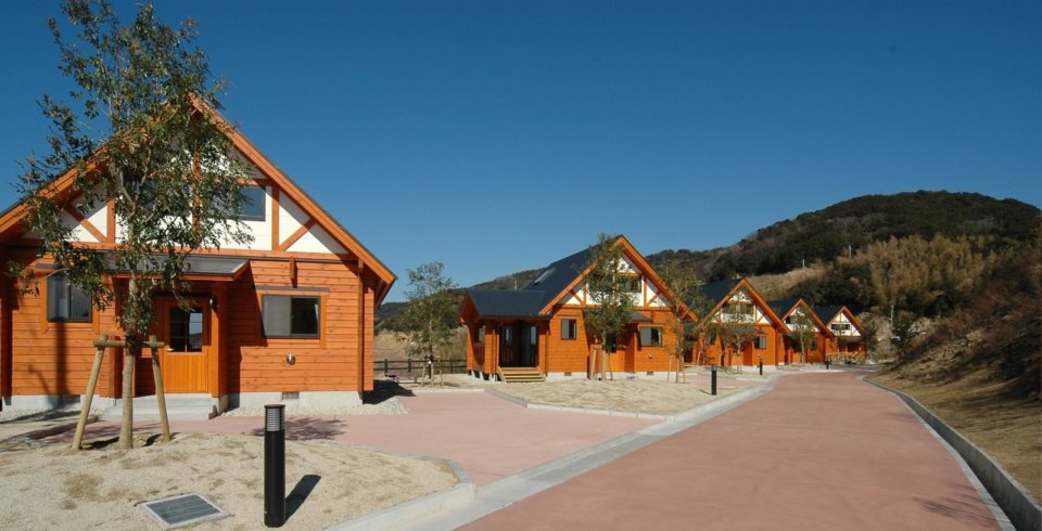 開放的なテラスで浜焼きBBQ！公式 あわじクラフトサーカス淡路島で開催中のシーサイドマーケット&レストラン