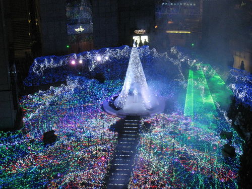 11月9日 土 点灯式のお知らせ 「Baccarat ETERNAL LIGHTS-歓びのかたち-」開業30周年記念特別イルミネーション演出や過去最大規模となる「クリスマスマルシェ」を開催！サッポロ不動産開発株式会社のプレスリリース