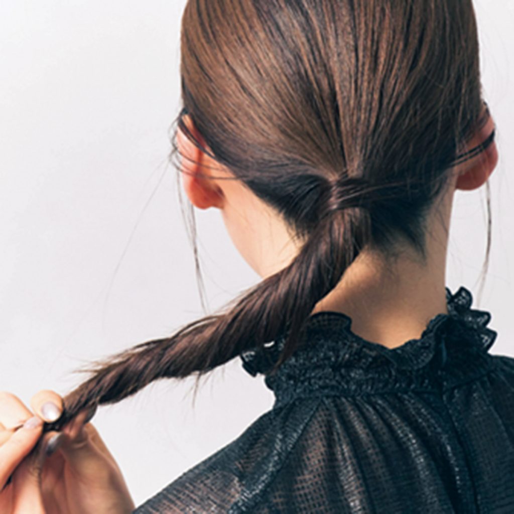 セルフで簡単！編み込みまとめ髪ヘアアレンジenx