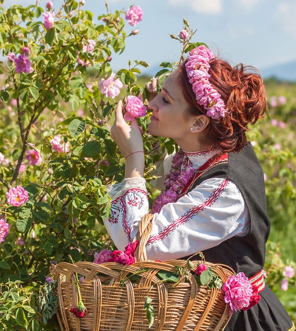 ブルガリア、カルロヴォのバラ祭り 個人での行き方、スケジュール完全ガイド！世界の美しい村案内人