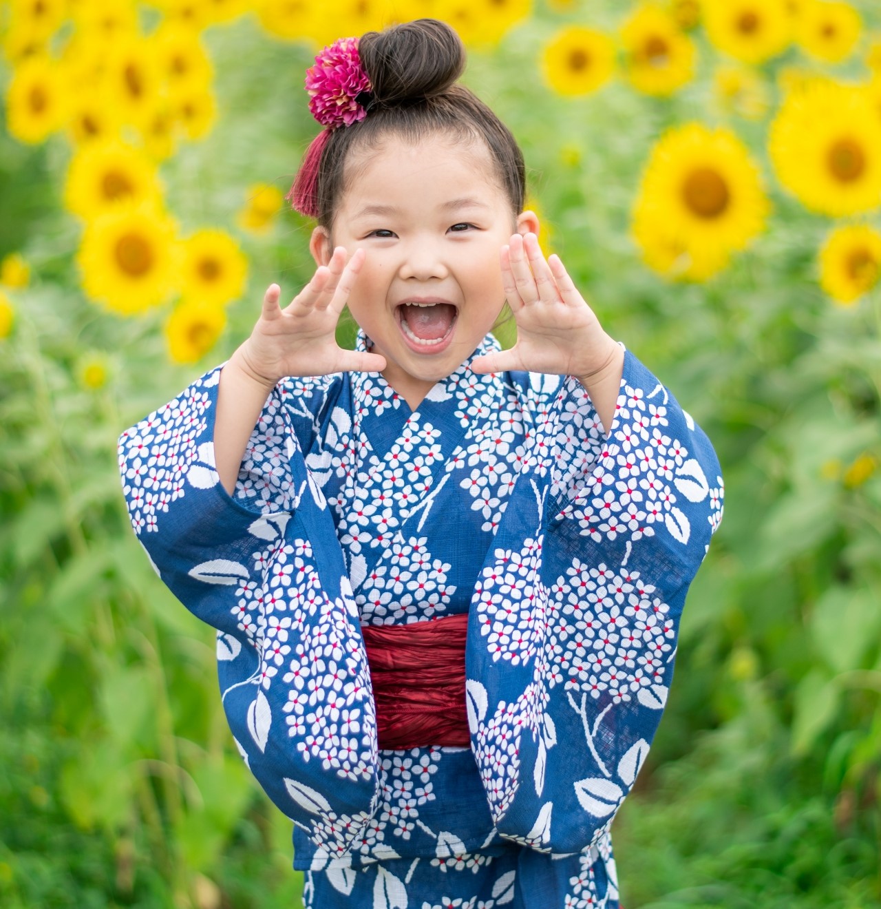 ⭐︎ 茅ヶ崎の美味しい、楽しいが集結！！ みんなで楽しめる夏祭りのお知らせです。 心のバリアフリー 段差をなくすゴムシート設置していますどなたでもご参加出来ます。入場無料。 第１回目の開催！！ 音楽、太鼓、踊り、盆踊りとかけて 「 ボンダンス 」祭りです