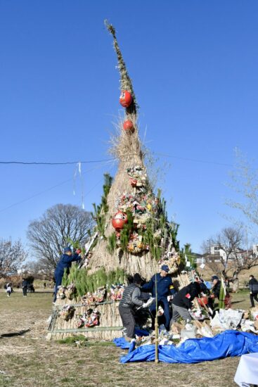 狛江で新春名物「どんど焼き」－多摩川河川敷で無病息災を願う - 調布経済新聞