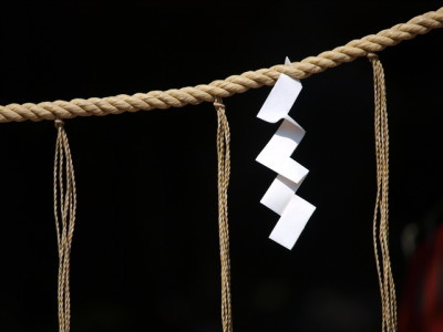 しめ縄の向きが逆とは？しめ縄の向きのルールや意味を解説 - 株式会社 折橋商店