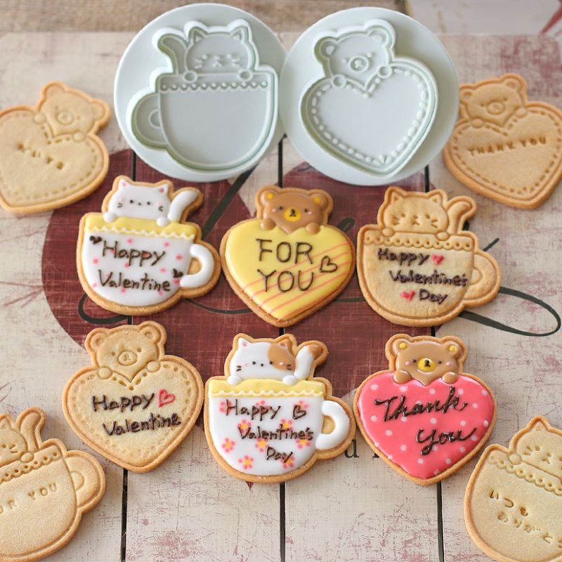 バレンタイン 画用紙 壁面飾り 2月 ハンドメイド チョコレート テディベアの通販 by ami's shopラクマ