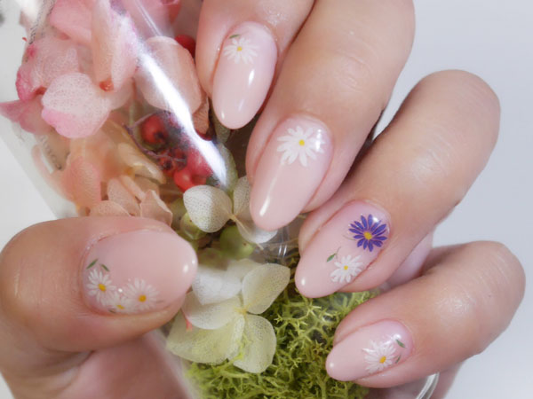 法事でのネイルはマナー違反？NGなネイルや隠す方法をご紹介