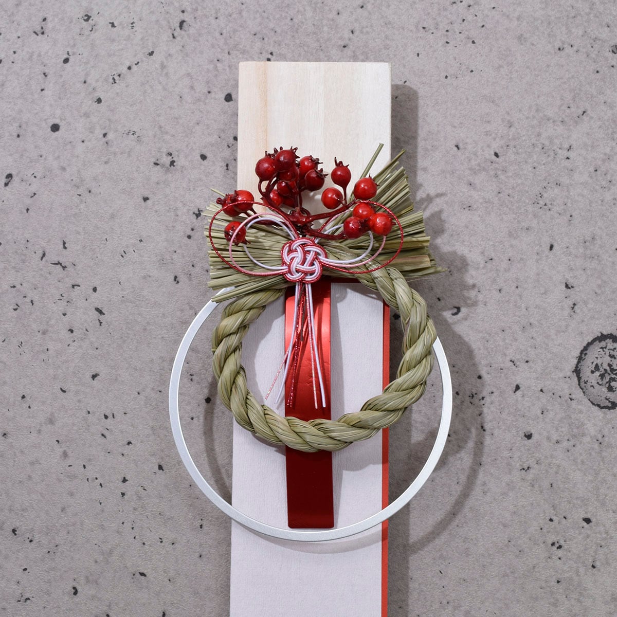 しめ縄の玄関への付け方！飾り方や向きとドアの内側でもいいか解説！ENRICH LIFE ALL