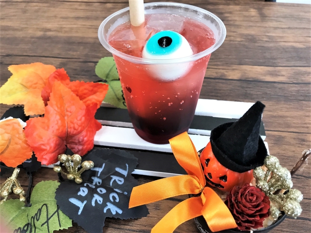 ハロウィンパーティーメニューに！かわいい飲み物レシピ・パンプキンラテ&ブラッドサワードリンク - 100均✖Sweetsレシピ‼