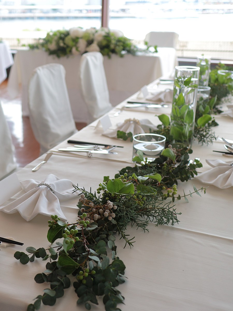 2013.08.25 会場装花 ホワイト @帝国ホテルウェディングフェア : megBlog 結婚式・披露宴@帝国ホテル 準備ブログ