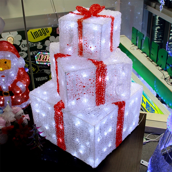 開いたクリスマスプレゼントの箱イラスト_飛び出す星のイラスト素材57454808- PIXTA