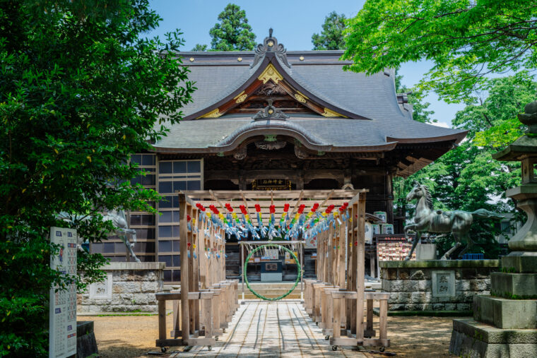 新潟県長岡市の金峯神社⛩️ 新潟県屈指の古社。御祭神は鉱山の神、金山彦命。 製鉄、鍛冶はもちろん。金運、縁結び、勝負運などのご利益があります。神事で有名な金峯神社ならではの、流鏑馬。 今も7月15日執り行われています。 🇯🇵日本っていいな！日本japan