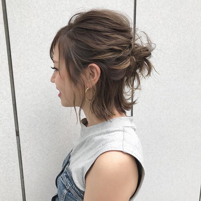 ボブ×ハーフアップが可愛い！デートも結婚式もOKの簡単アレンジ