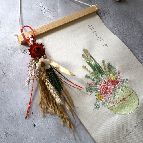 刺繍タペストリー正月タペストリー2025巳年開運金運南天梅掛軸