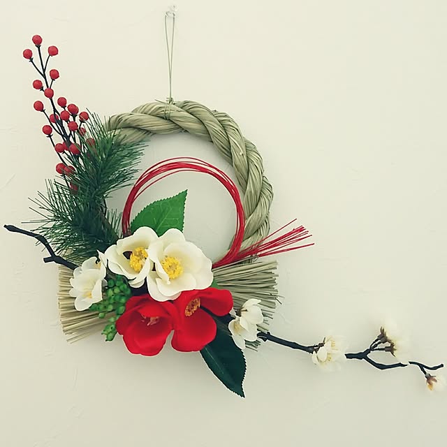 お正月飾り 若松と稲穂に南天を添え束ねた しめ縄 リース お正月 ドライフラワ