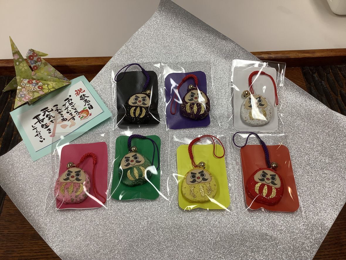 敬老の日 プレゼント 孫 からの ネーム入れ ギフト 敬老会 記念品名入れ タオル 選べるデザイン 選べる11色ガーゼタオル