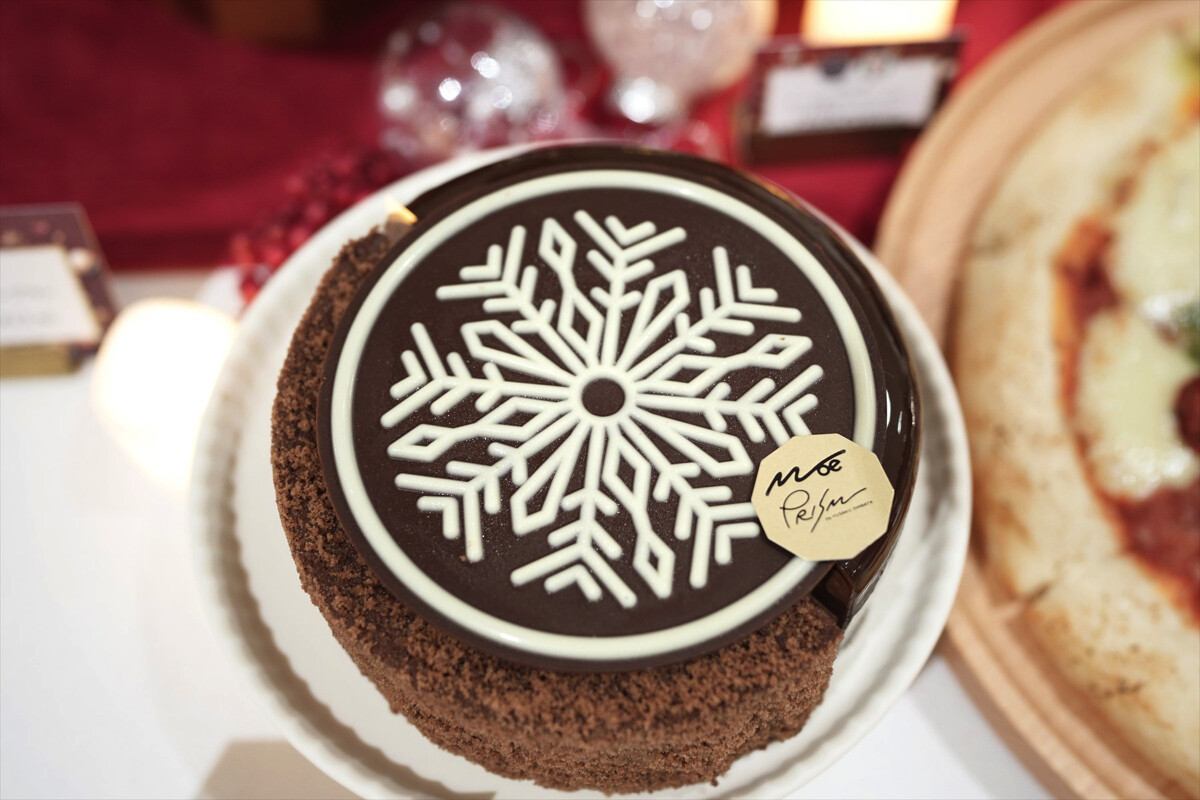 セブンイレブン クリスマスケーキはコスパ＆特別感 パティシエの世界大会優勝シェフ2人の創作ケーキもテレ東BIZ