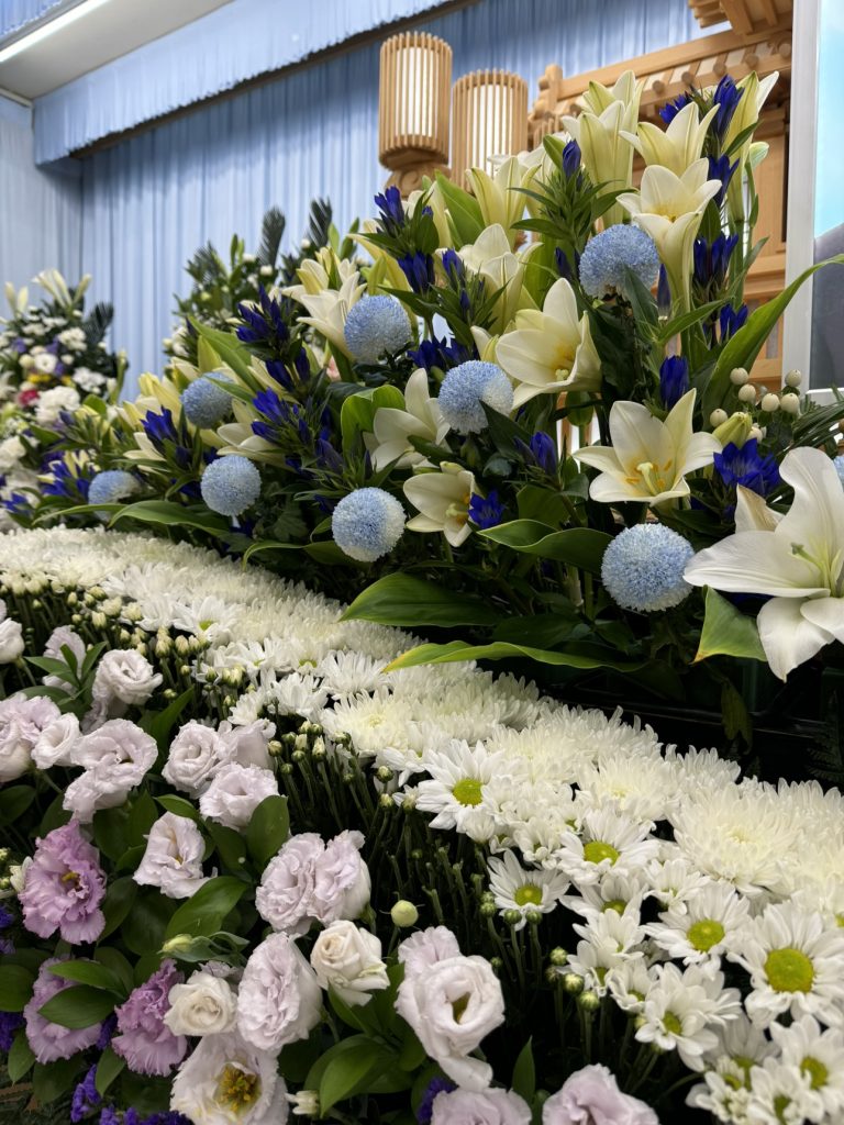 お葬式に供える供花